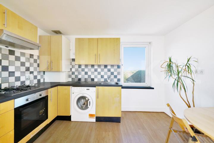 Split level conversion offering 528 Sq. Ft of living & entertaining space  Ashurst Gardens, Tulse Hill / Brixton